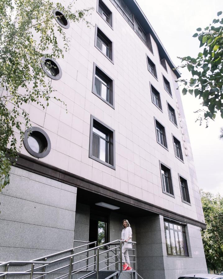 7 Days Hotel Ałma Ata Zewnętrze zdjęcie